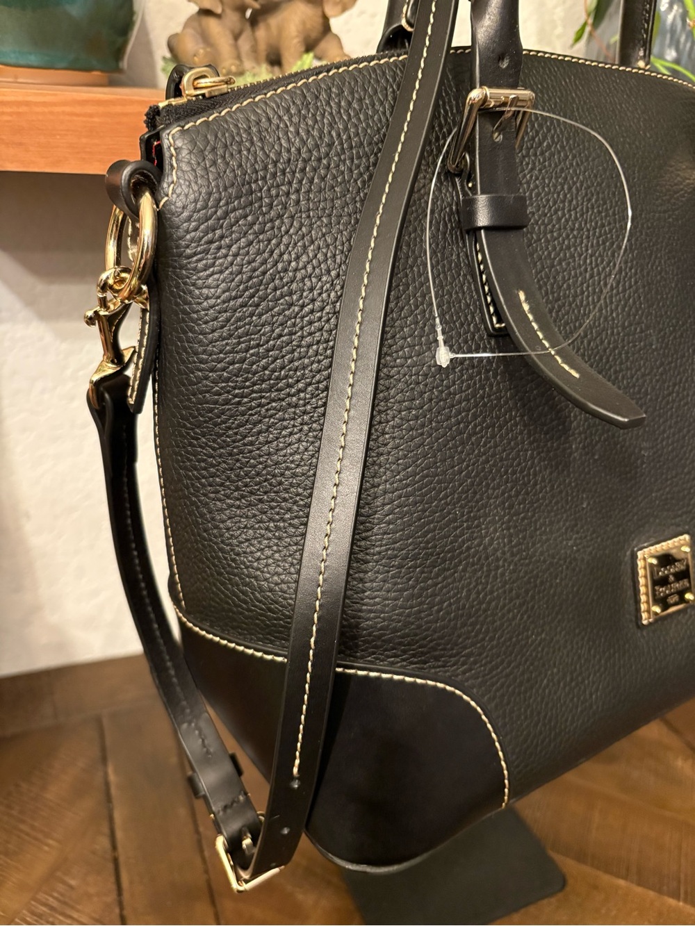 NWOT Dooney & Bourke Black Pebbled Leather Dome Satchel. NWOT - Picture 8 of 9